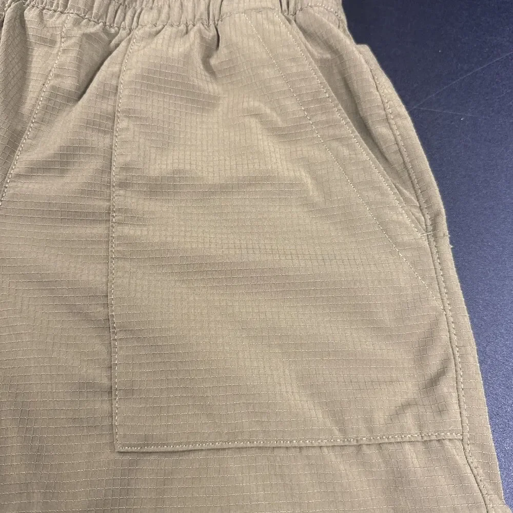 Women’s Athleta Olive Green Boundless Short - Size Extra Small